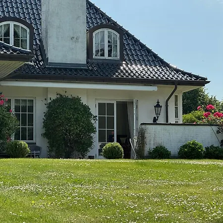 Manor House Overlooking Fields And Garden Сasa de vacaciones Ringe