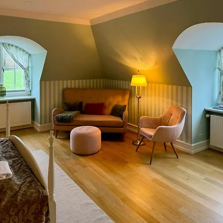 Ferienhaus Manor House Overlooking Fields And Garden