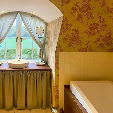 Manor House Overlooking Fields And Garden * Ringe