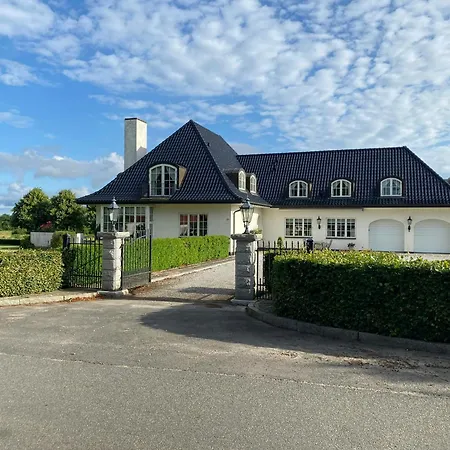 Manor House Overlooking Fields And Garden Ferienhaus Ringe