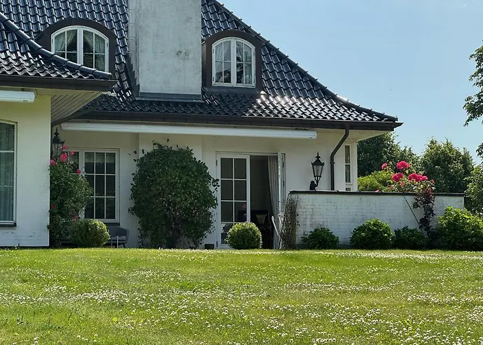 Manor House Overlooking Fields And Garden Дом отдыха Ringe