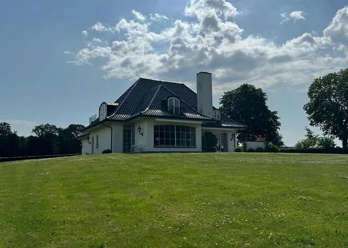 Manor House Overlooking Fields And Garden * Ringe